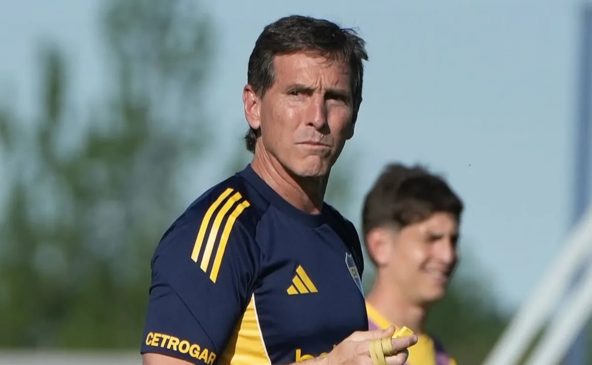 Úbeda armó un equipo alternativo en el ensayo formal: 4-4-2 y una defensa que quiere dar pelea