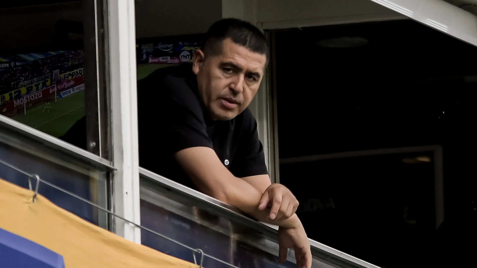 Riquelme vio el partido en el vestuario.