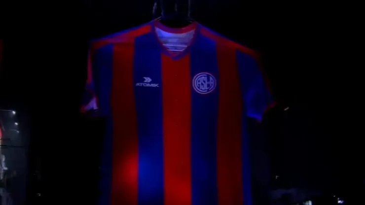 San Lorenzo presentó su nueva camiseta a horas del clásico ante Boca.