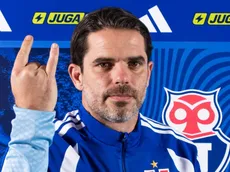 Foto viral: la insólita seña que hizo Gago en su presentación en Universidad de Chile tiene una explicación