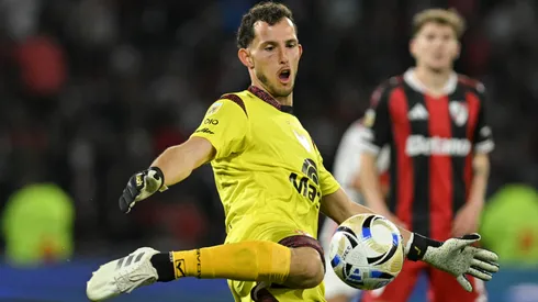 Roffo visitará La Bombonera como titular en Instituto.