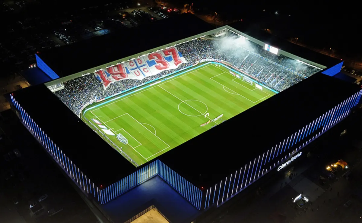 Número insólito: U. Católica le ofreció a Boca un bajo número de visitantes y el club tomó una postura