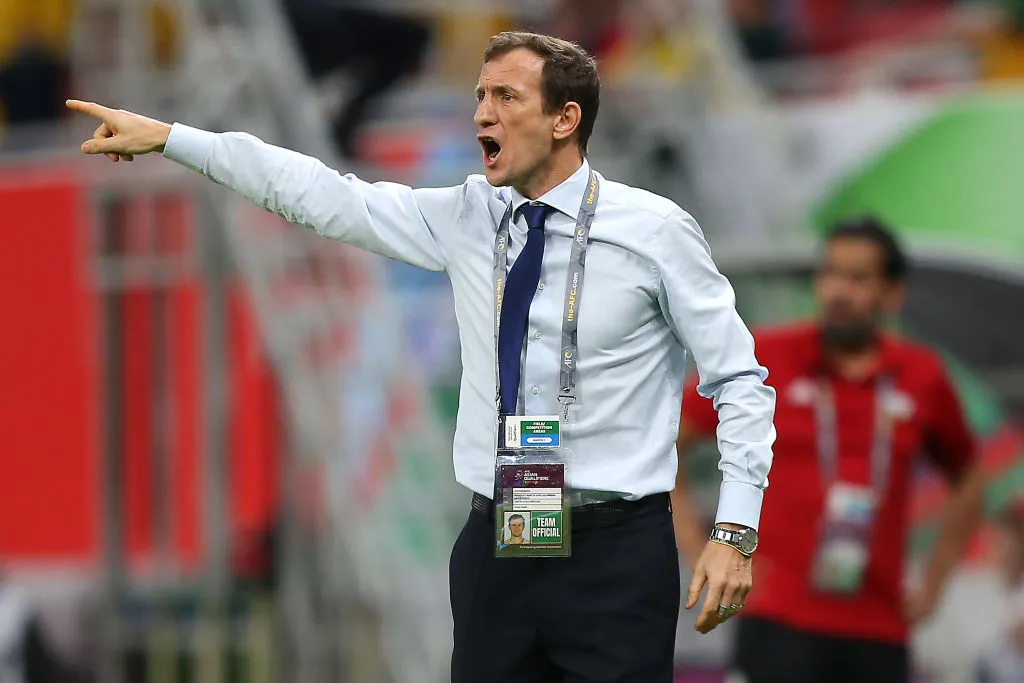 DOHA, QATAR – JUNE 07: Rodolfo Arruabarrena, Head Coach of United Arab Emirates gives their team instructions during the 2022 FIFA World Cup Playoff match between United Arab Emirates and Australia at Ahmad Bin Ali Stadium on June 07, 2022 in Doha, Qatar. (Photo by Mohamed Farag/Getty Images)