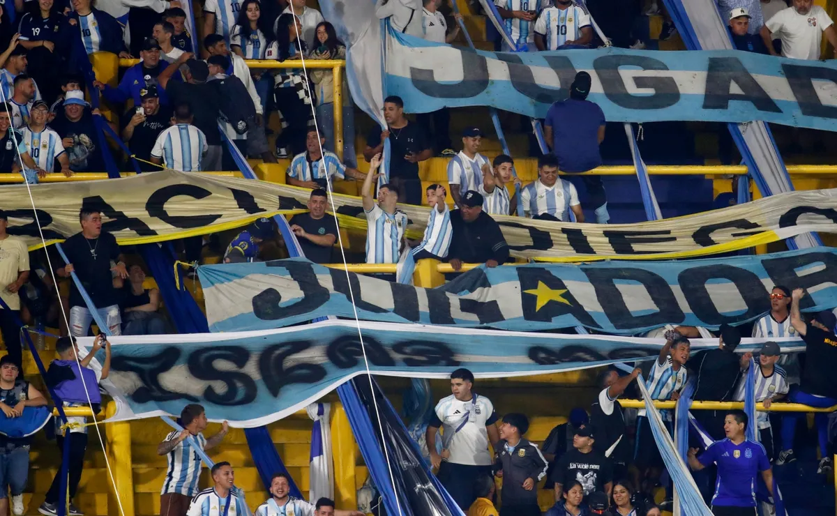 El picante cantito de los hinchas de Boca para River justo antes de Argentina vs. Mauritania