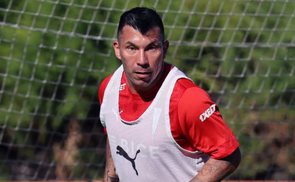 ¿Gary Medel no juega contra Boca? El tuit de Universidad Católica que lo pone en duda