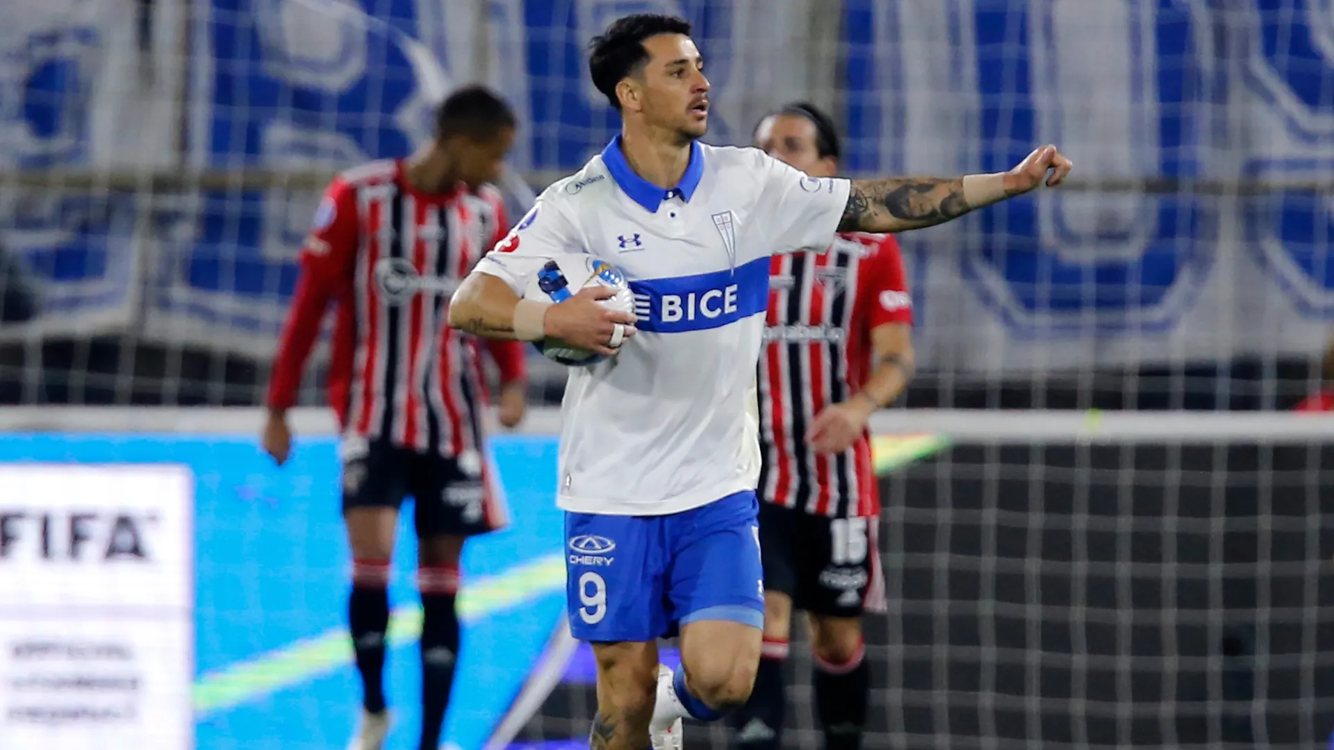 Zampedri ya sabe lo que es convertirle a Boca. (Getty)