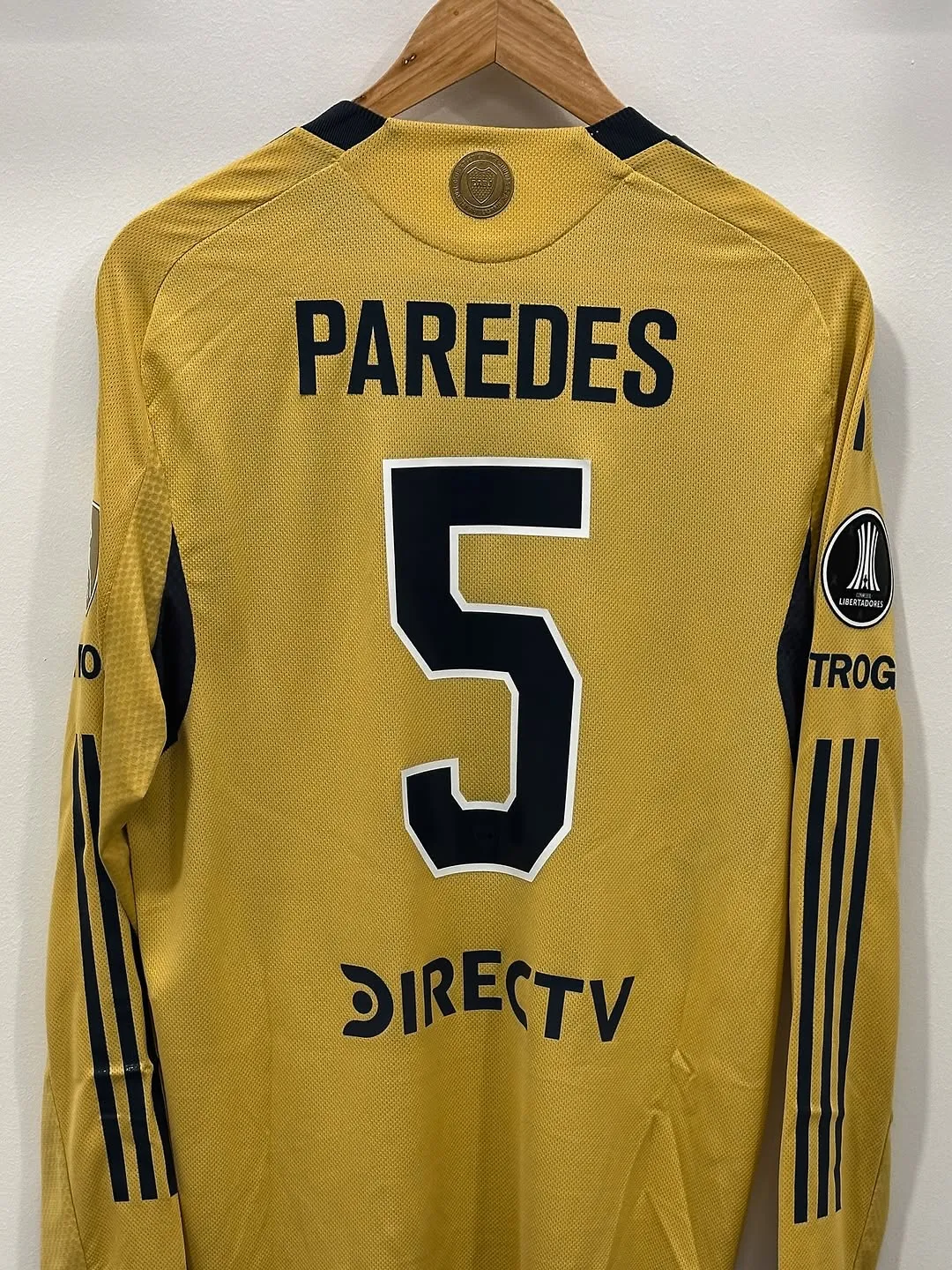 Boca usará la camiseta dorada vs. Universidad Católica. Foto: Boca Oficial.