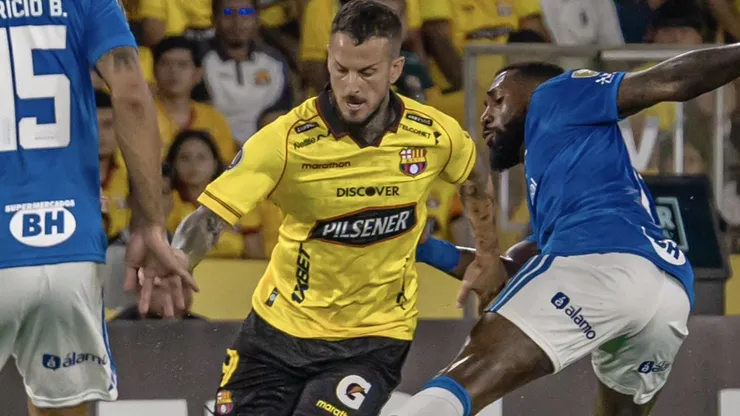 Barcelona perdió con Cruzeiro en el debut de la Copa Libertadores.