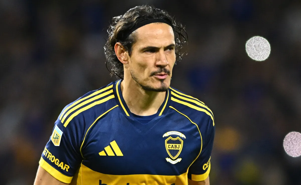 Un ídolo de Boca bancó a Cavani: 