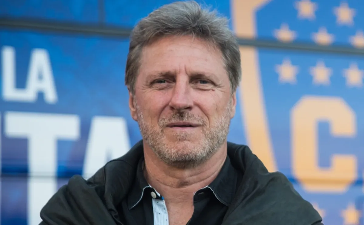 Hrabina chicaneó a River por el campo de juego del Monumental: 