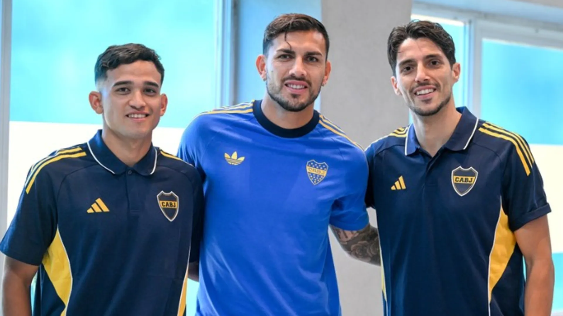 Paredes junto a Gorosito y Taliercio. (Prensa Liga Profesional)
