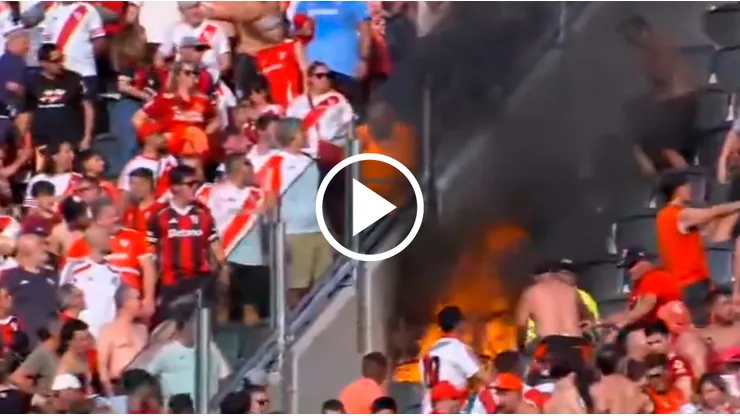 Una tribuna del Monumental empezó a prenderse fuego poco antes del arranque del Superclásico.