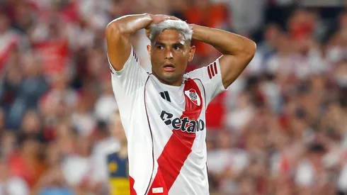 El delantero de River fue gastado por los hinchas de Boca.