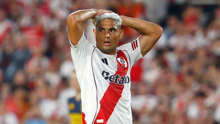 El delantero de River fue gastado por los hinchas de Boca.