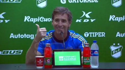 Úbeda fue interrumpido en la rueda de prensa por su plantel.