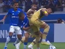 El desagradable accionar de un jugador de Cruzeiro con Adam Bareiro antes de la expulsión al delantero de Boca