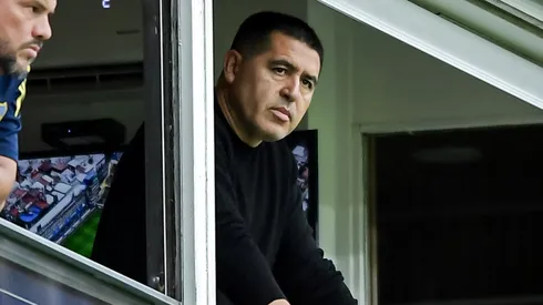 La postura de Riquelme con el arco de Boca, pensando en junio.