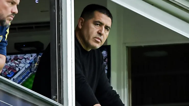 La postura de Riquelme con el arco de Boca, pensando en junio.