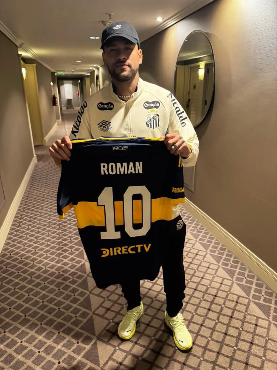 Neymar, con la camiseta de Boca.