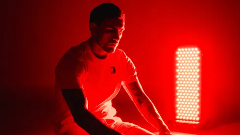 Leandro Paredes usa luces infrarrojas para mejorar su performance.