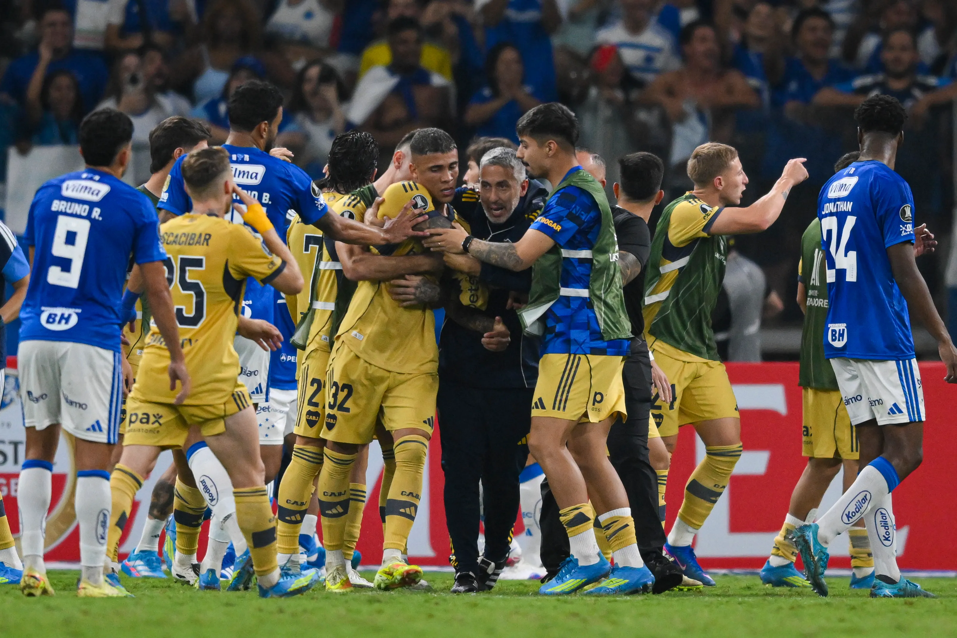 CONMEBOL abrió expedientes a jugadores de Boca por incidentes vs. Cruzeiro. (Getty)