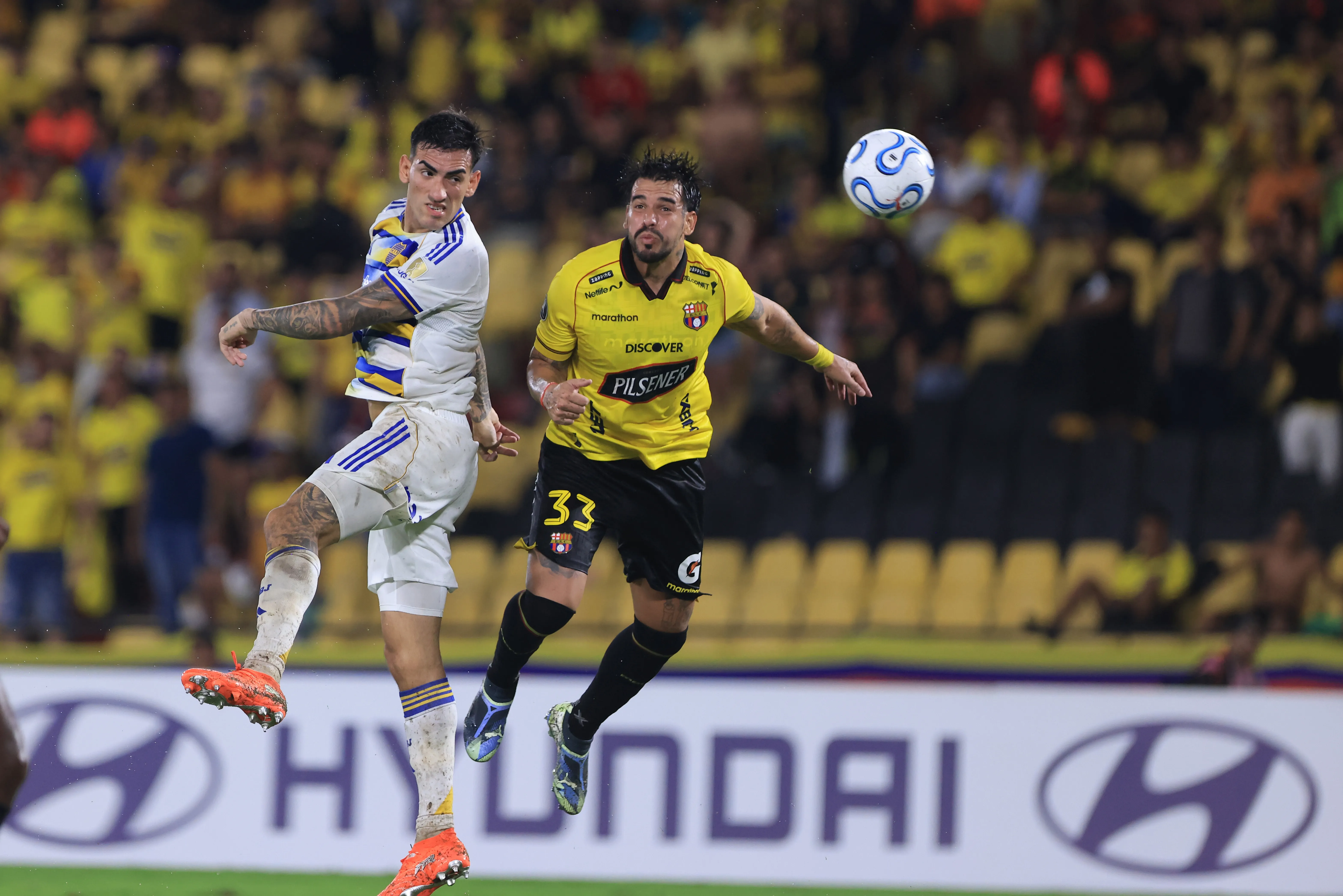 Di Lollo, reconocido en el top 10 de defensores con mejor juego aéreo. (Getty)