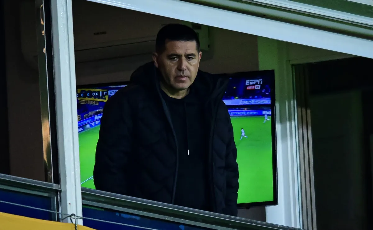 Riquelme habló con los jugadores de Boca en el vestuario tras el polémico empate ante Cruzeiro