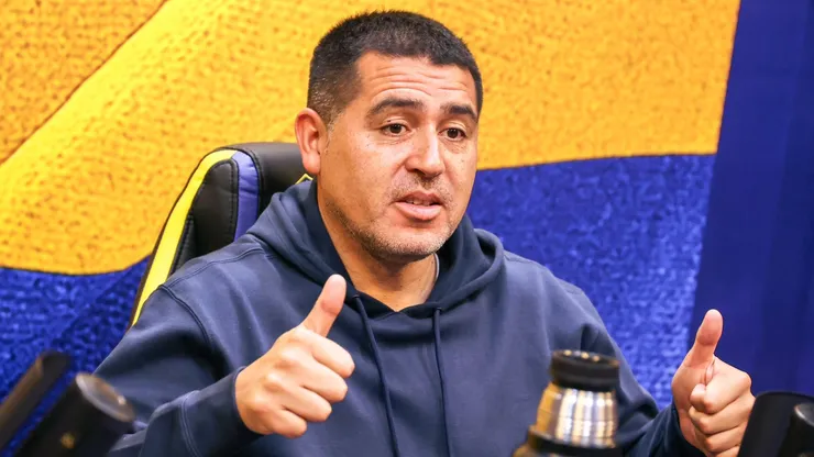 Riquelme negocia por un volante del fútbol europeo.