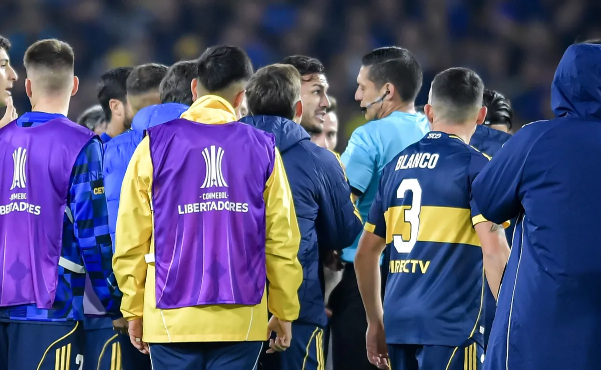 Un titular de Boca estalló contra el arbitraje: 