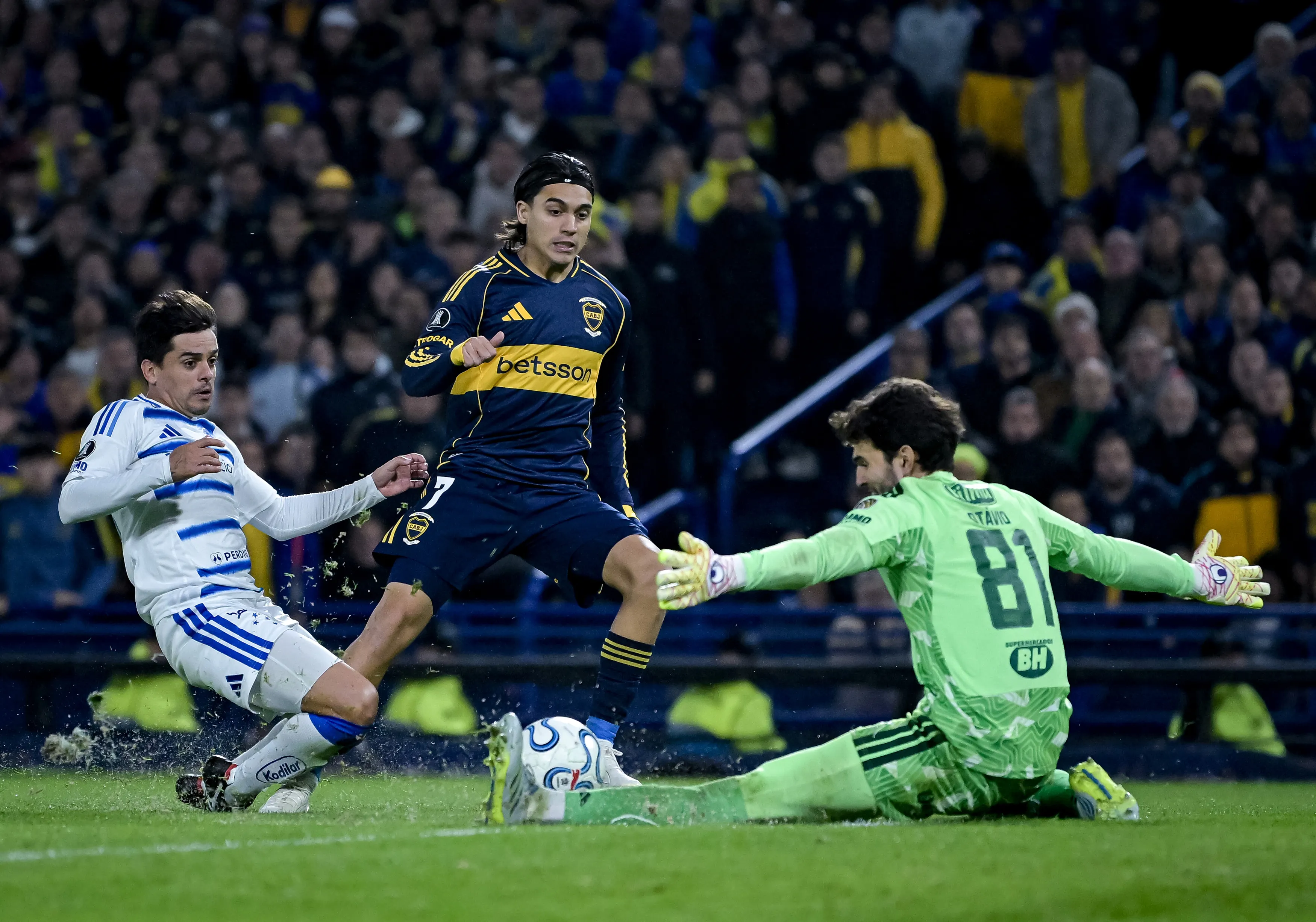 ¿Zeballos se mete como titular en Boca si Úbeda cambia el esquema? (Getty)