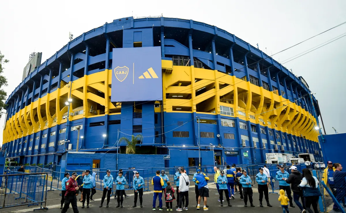 Picantes pasacalles en La Bombonera y Boca Predio tras el arbitraje vs. Cruzeiro