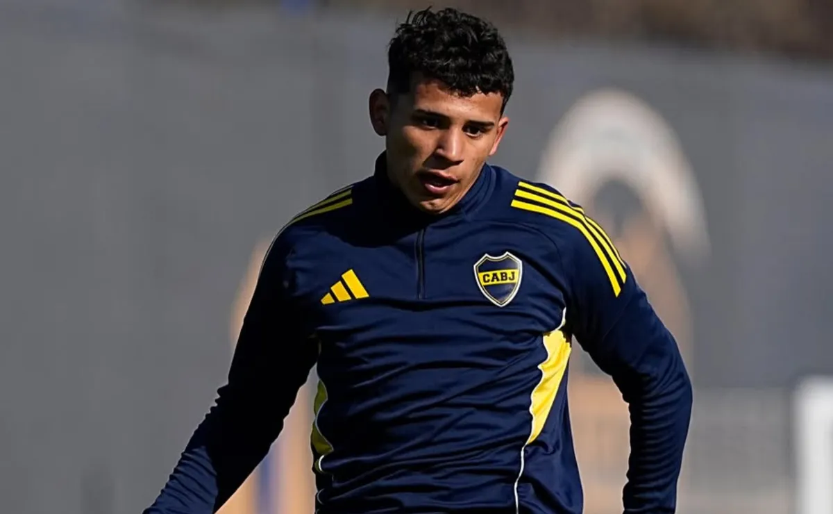 Quiere meterse: Flores se entrenó en Boca a días del duelo con Universidad Católica