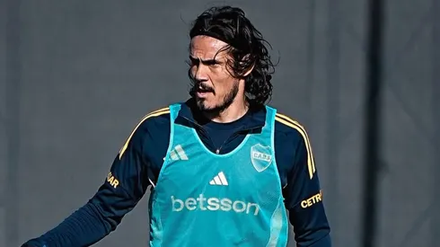 Cavani piensa en la operación para resolver su lesión lumbar.