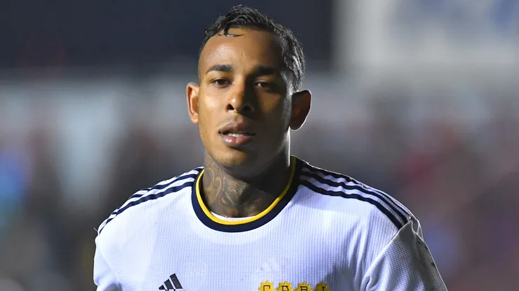 La oferta que tiene que hacer Boca para quedarse con Villa.
