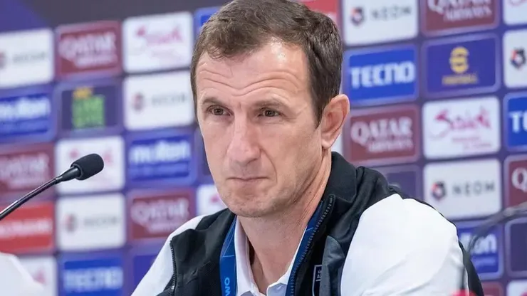 Arruabarrena charlará con dos integrantes del plantel.