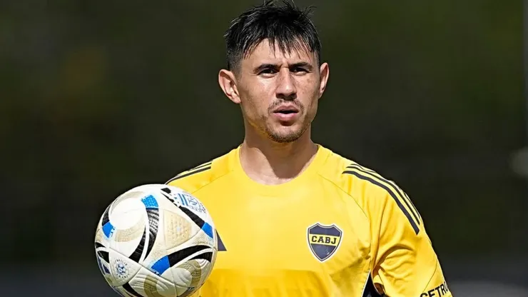 El delantero trabaja con la camiseta de Boca en medio de sus vacaciones europeas.