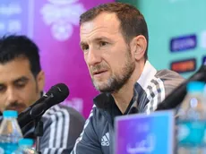 Arruabarrena le pidió a Riquelme que compre a un delantero que vale 8 millones