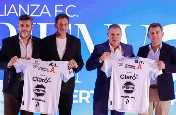 Pompei ya puso primera en El Salvador. Foto: Alianza FC