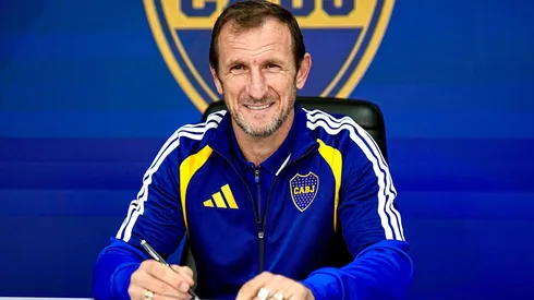 El Vasco firmó su contrato y vuelve a dirigir a Boca.