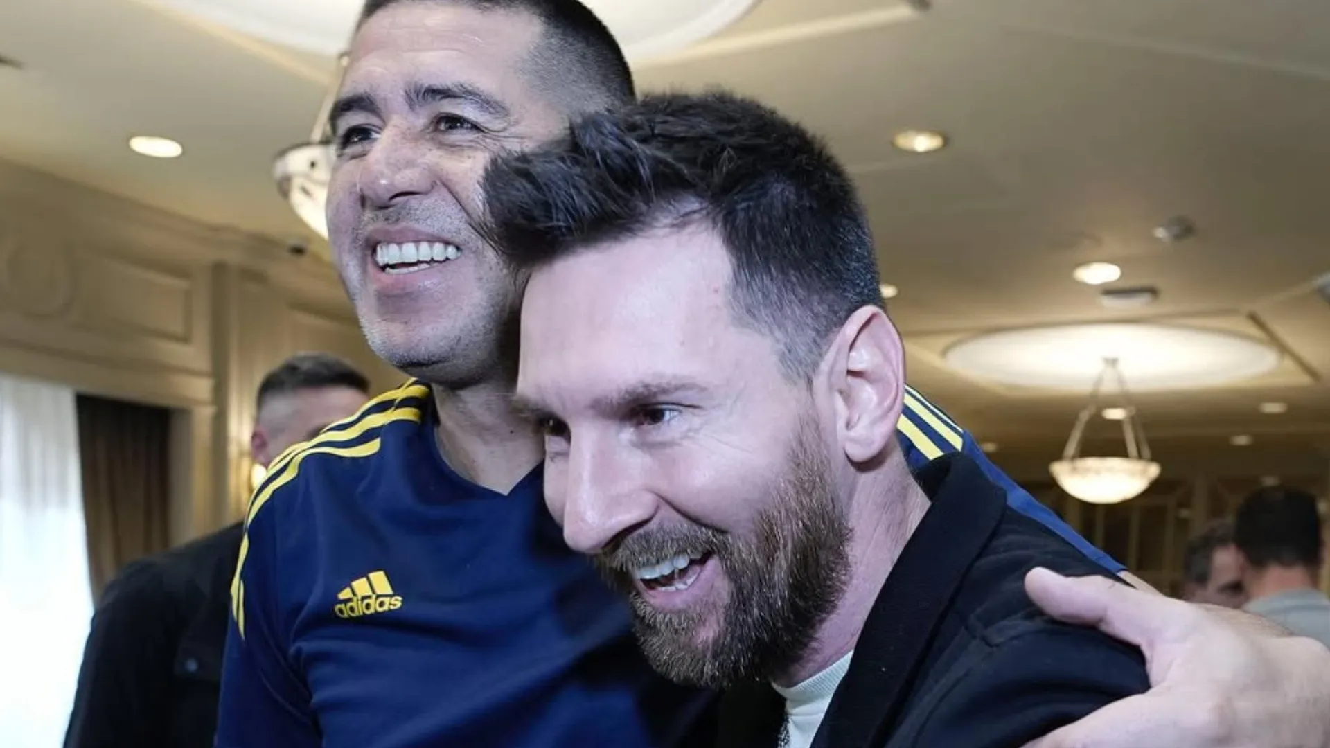 Messi estuvo en la despedida de Riquelme en 2023. (Instagram)