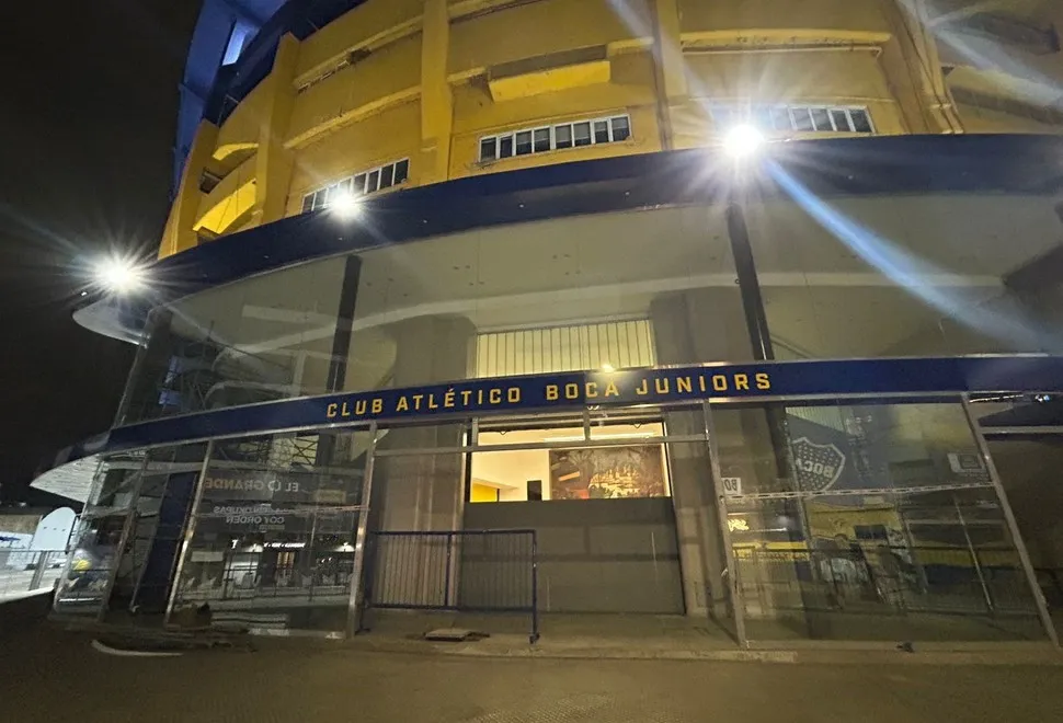 Así va quedando la puerta principal de La Bombonera. (Foto: Diario Olé)
