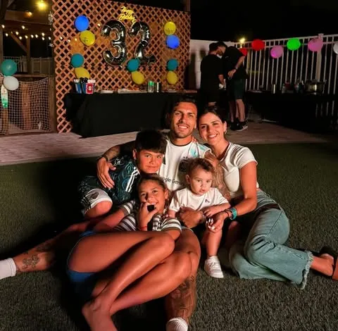 Paredes festejó sus 32 años junto a su familia. (Instagram)