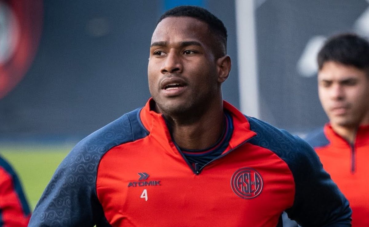 Boca pone plazo a San Lorenzo: Romaña o se busca otro central