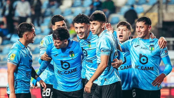 A semanas del partido ante Boca, O'Higgins podría desprenderse de una figura.