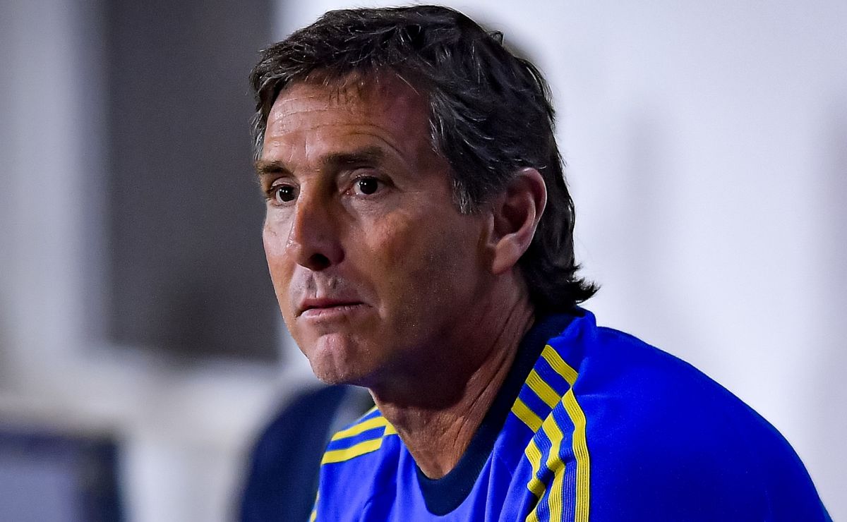 Úbeda reveló cómo eran sus charlas con Riquelme sobre el equipo: "La decisión final era mía"