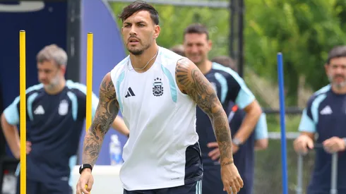 Scaloni lo vio bien a Paredes y lo elogió en la previa de Egipto.