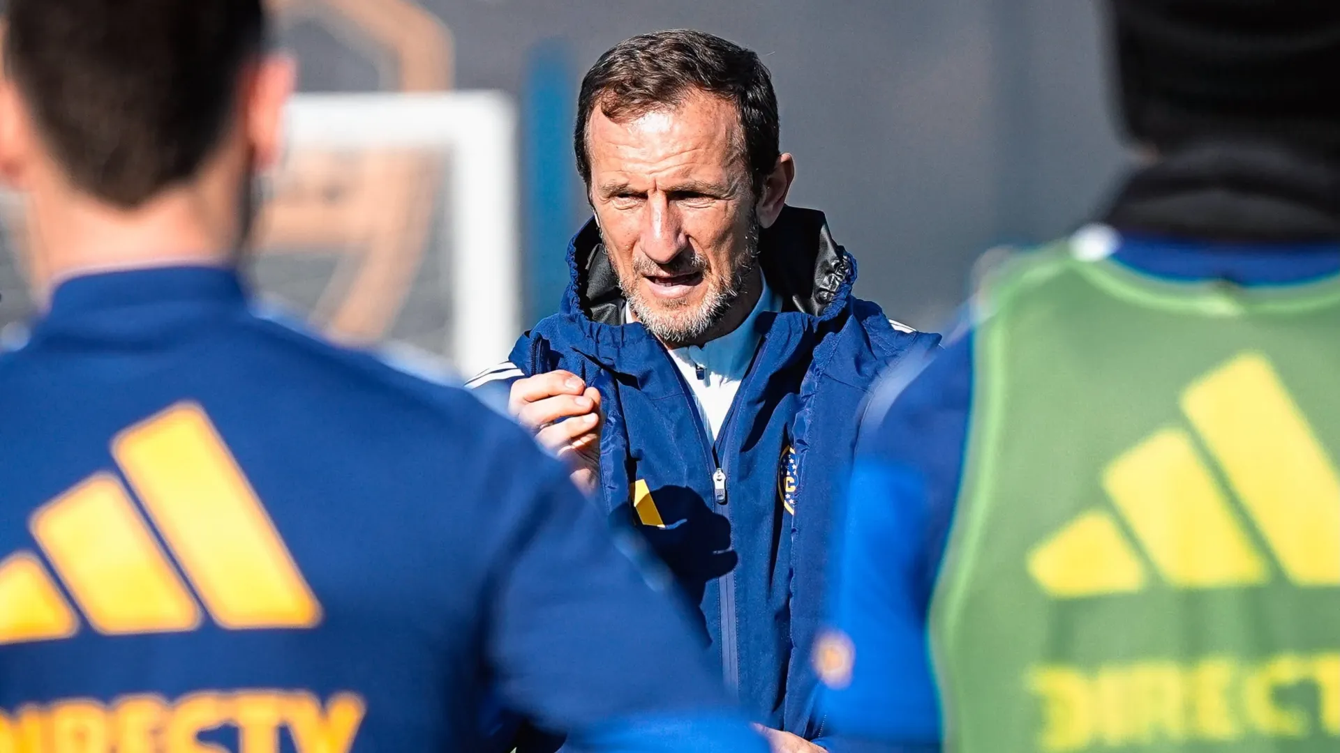 Arruabarrena, enfocado en su debut oficial en Boca.