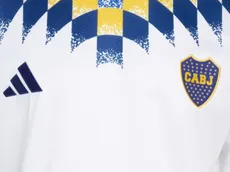 Ya se vende en el exterior: la nueva línea retro de ropa de Boca