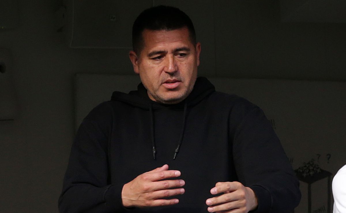Riquelme rechazó ocho candidatos: la estrategia de Boca para buscar delantero