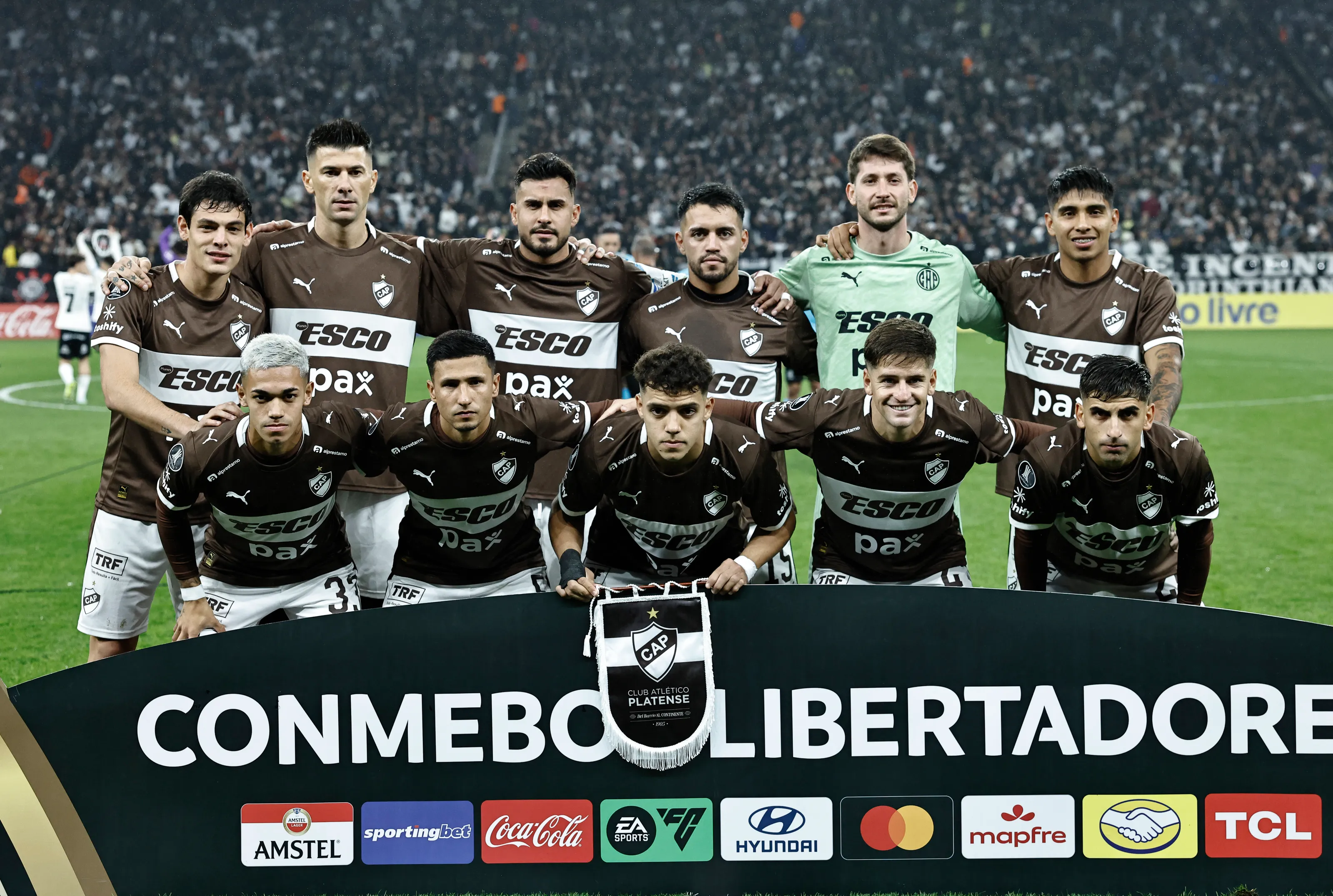 Platense, el equipo que dirigirá Palermo de ahora en más. (Getty)